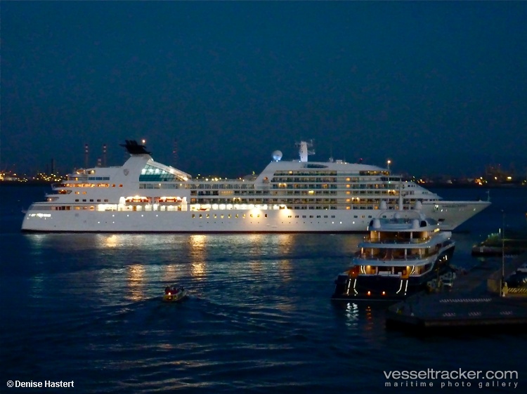 Mitsui-Ocean-Fuji - Cruise Ship vessel