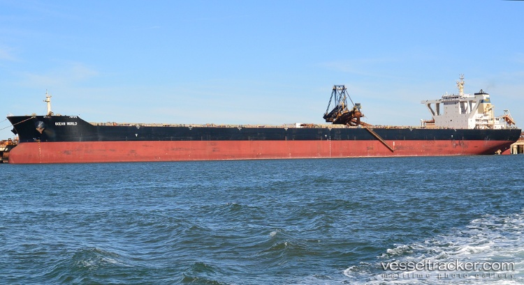 Ocean-World - Ore Carrier