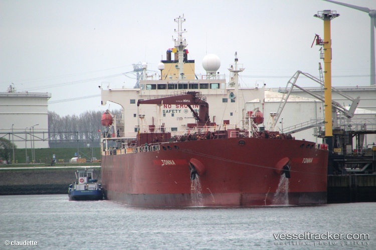 Apnoia - Oil Products Tanker vessel