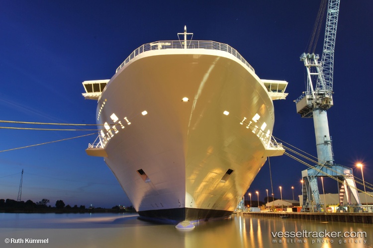 Celebrity-Silhouette - Cruise Ship vessel