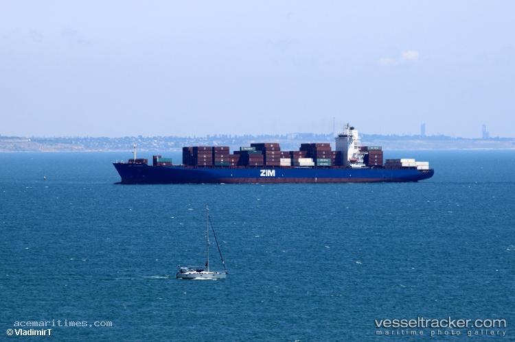 Merkur-Archipelago - Container Ship