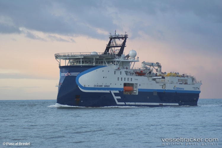 Oceanic-Sirius - Research Vessel