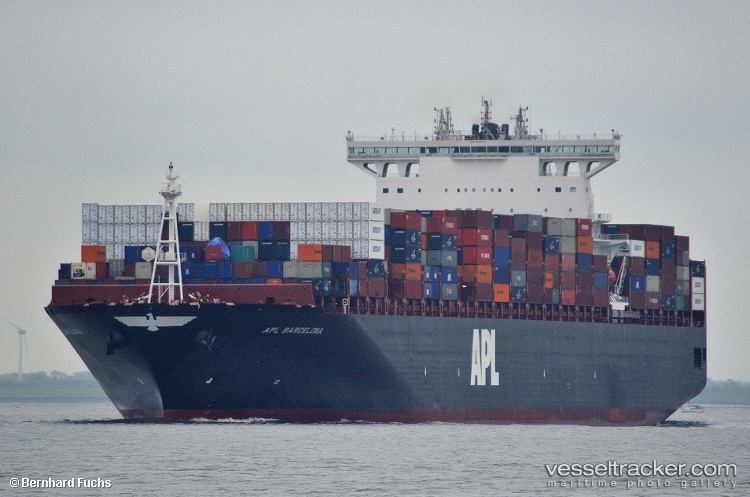 Apl-Barcelona - Container Ship vessel