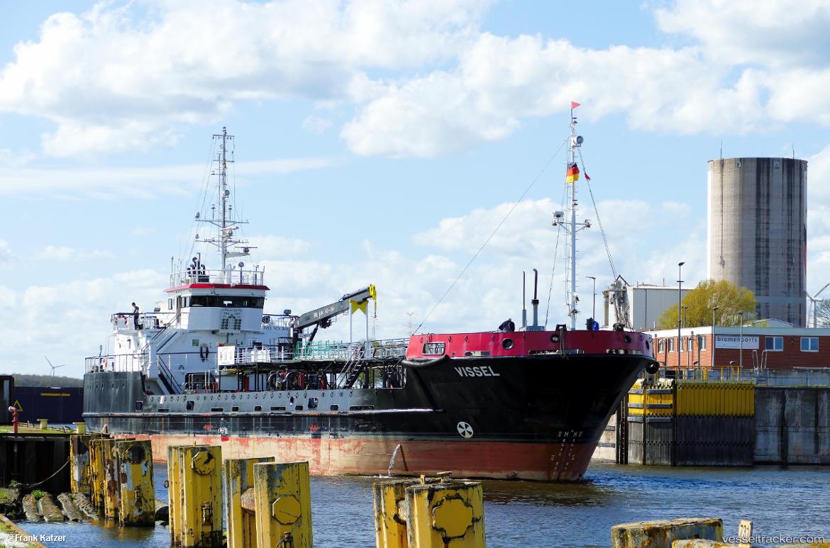 Vissel - Oil Products Tanker vessel