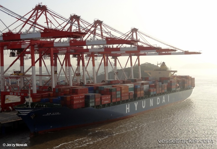 Hmm-Vancouver - Container Ship vessel