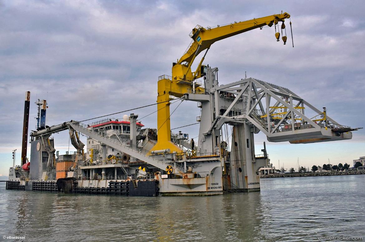 Fernao-De-Magalhaes - Dredger vessel
