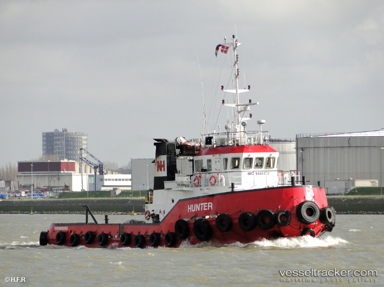 Hunter - Tug vessel