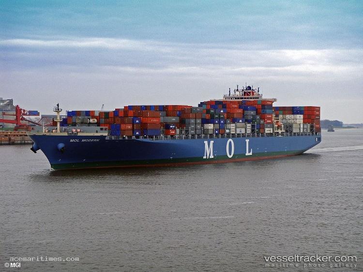 One-Modern - Container Ship