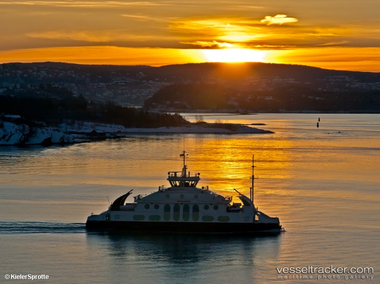 Dronningen - Passenger Ship vessel