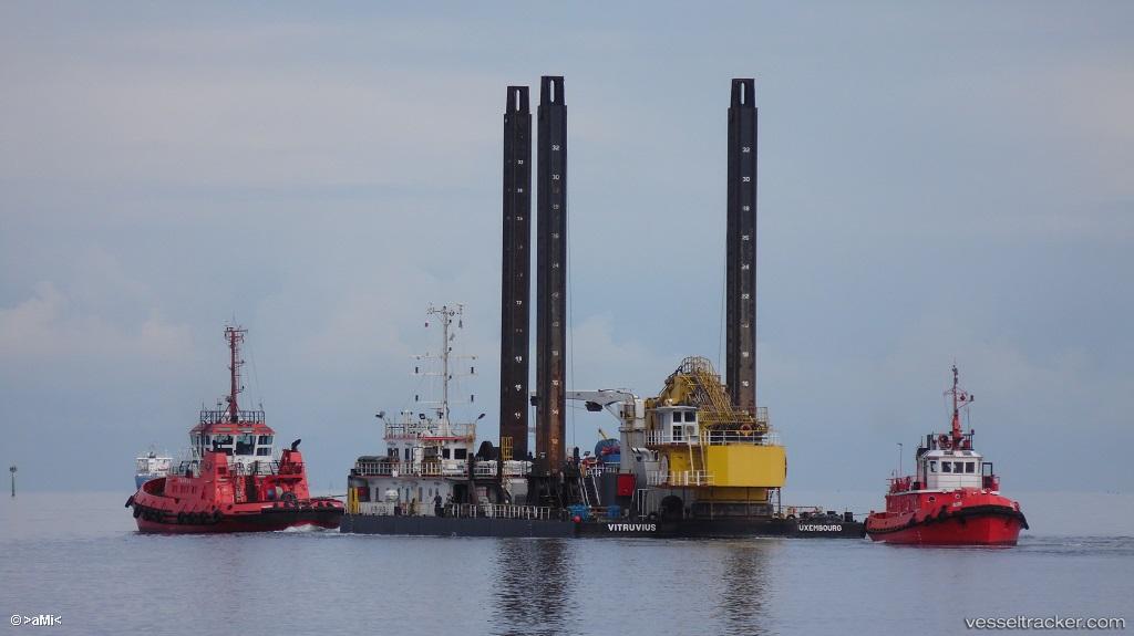 Vitruvius - Dredger vessel