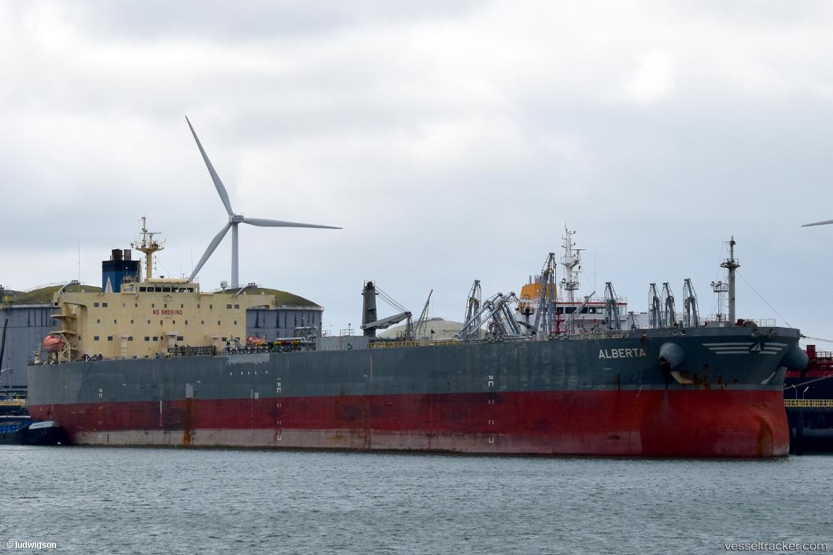 Alberta - Crude Oil Tanker vessel