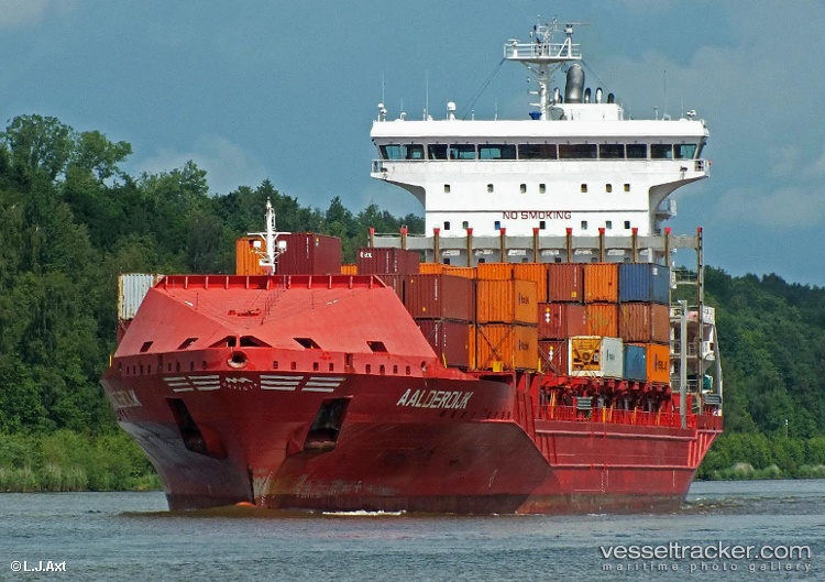 Essence - Container Ship vessel