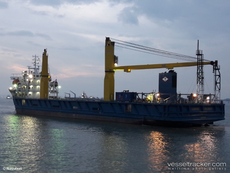 Lumoso-Selamat - Container Ship