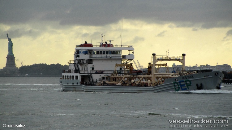 Red-Hook - Waste Disposal Vessel vessel