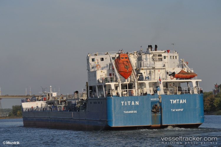 Titan - Oil Products Tanker vessel