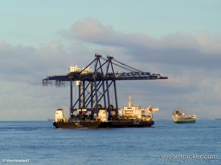 Zhen-Hua-12 - Heavy Load Carrier vessel
