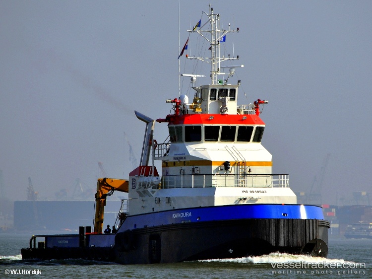E-three - Pusher Tug vessel