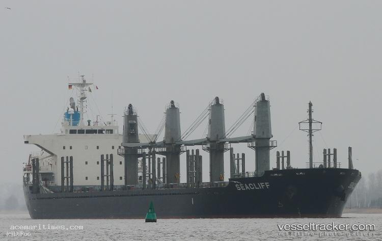 Lucky-River - Bulk Carrier