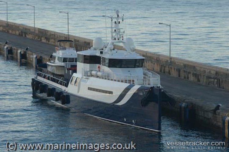 Pursuit - Service Ship vessel