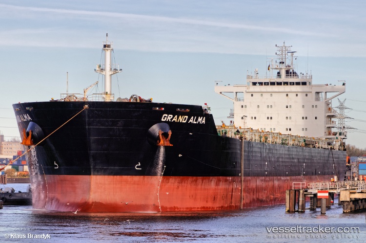 Thames-Trader - Bulk Carrier vessel