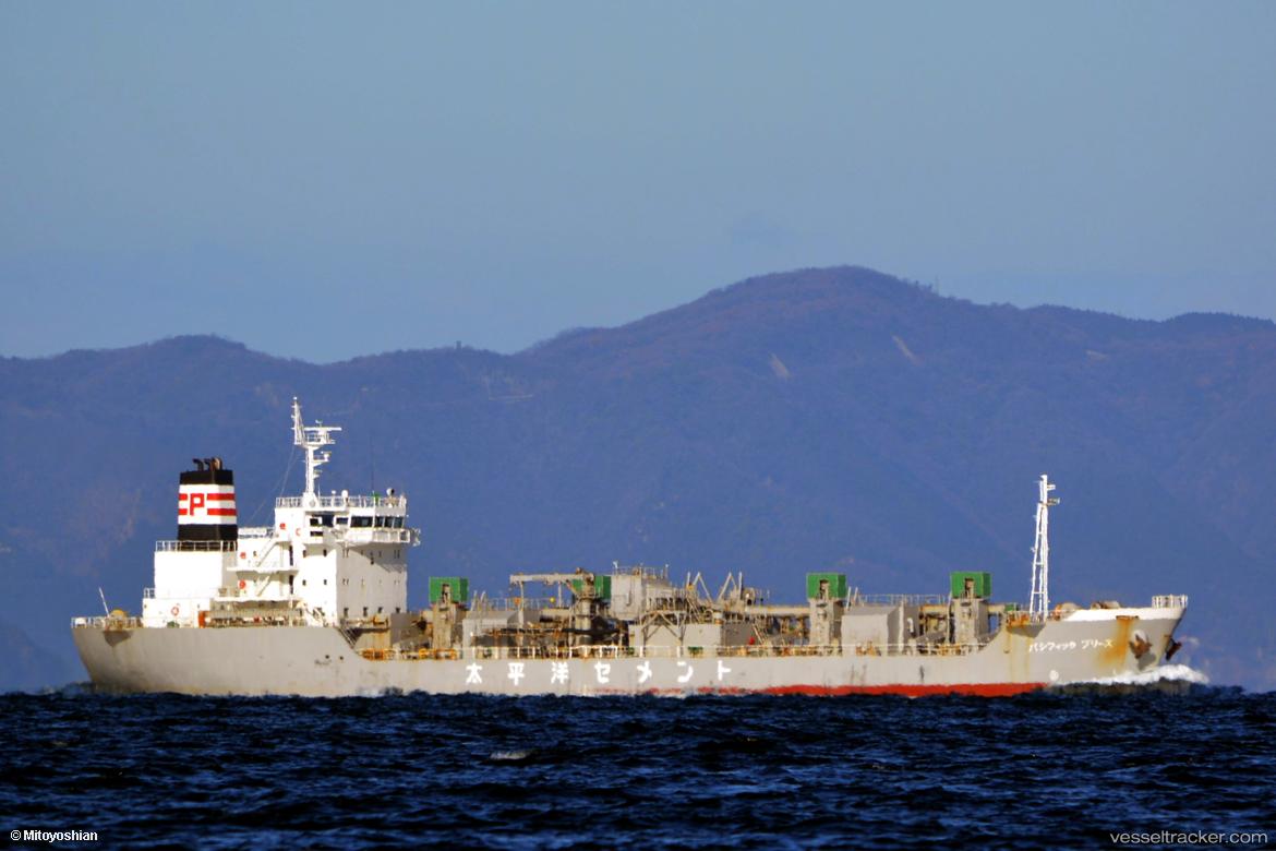 Pacific-Breeze - Cement Carrier vessel