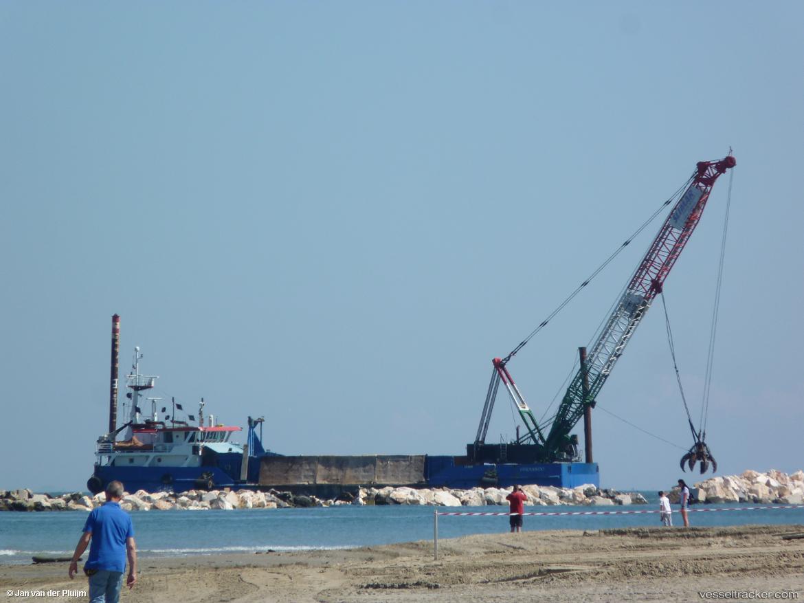 Fernando - Hopper Dredger vessel