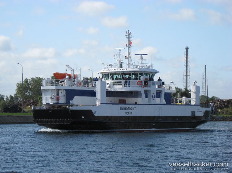 Rebbenesoey - Passenger Ro Ro Cargo Ship vessel