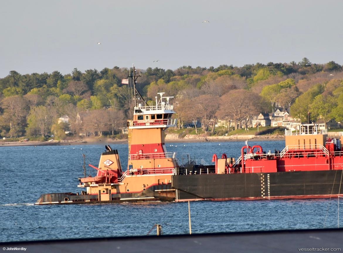 Reinauer-Twins - Pusher Tug vessel