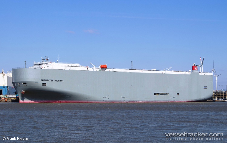 Euphrates-Highway - Vehicles Carrier vessel