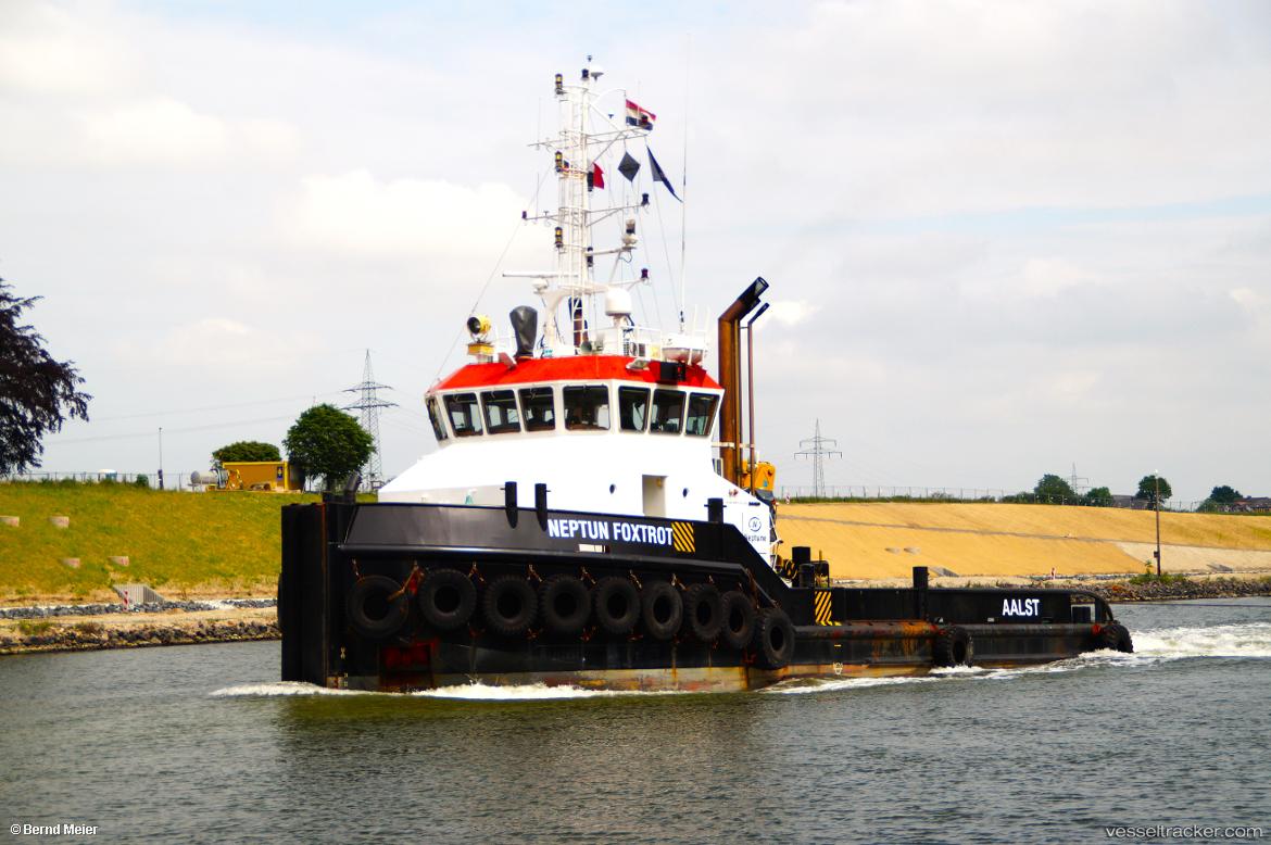 Neptun-Foxtrot - Tug vessel