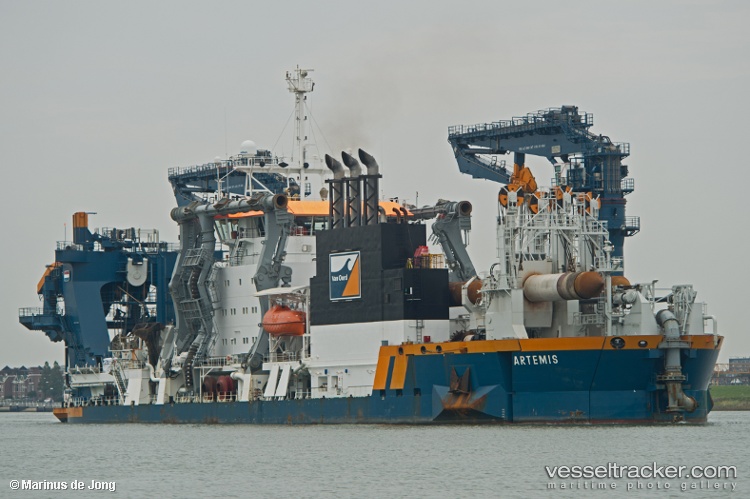 Artemis - Dredger vessel