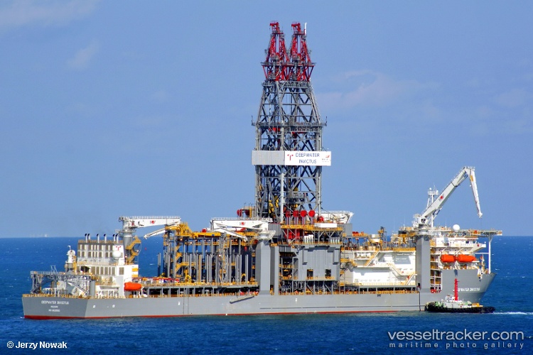 Deepwater-Invictus - Drilling Ship vessel