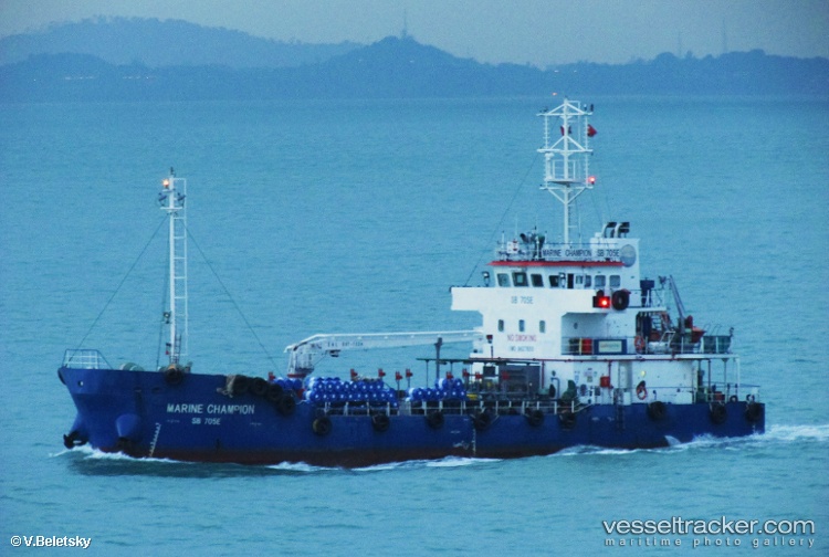 Hy-Champion - Service Ship vessel