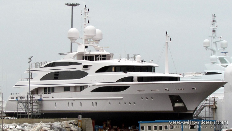 Ocean-Paradise - Service Ship