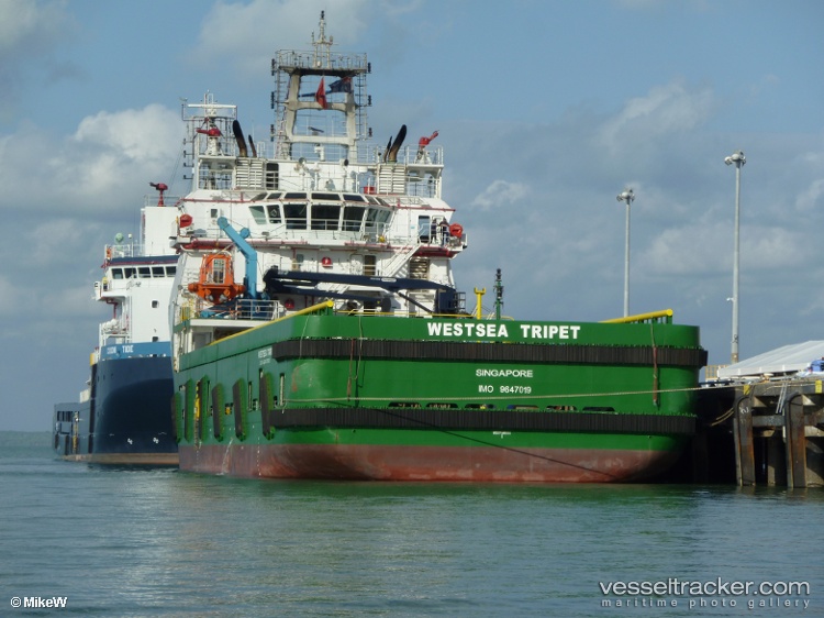 Kazo-Anggrek-7501 - Offshore Tug Supply Ship