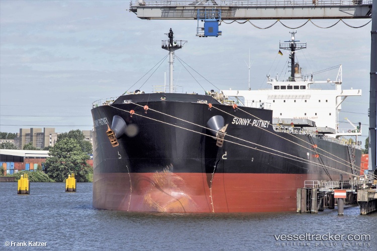 Magic-Pluto - Bulk Carrier vessel