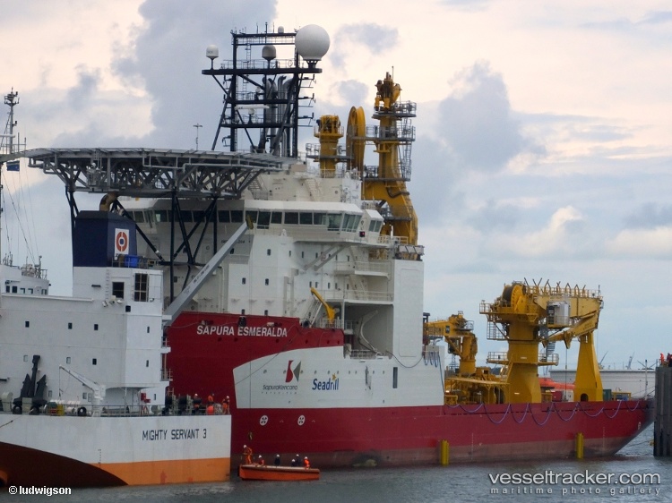 Sapura-Esmeralda - Pipe Layer vessel