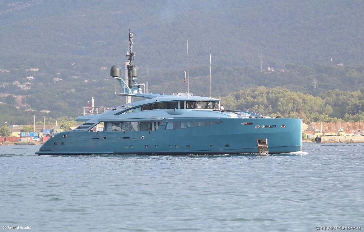 Queen-Alla - Service Ship vessel