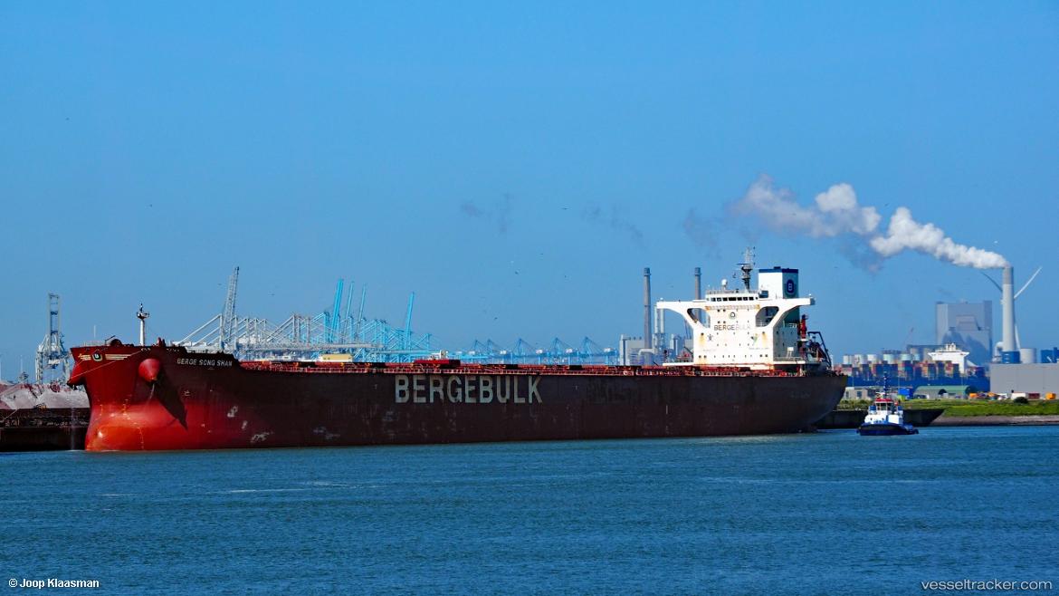 Berge-Heng-Shan - Ore Carrier vessel