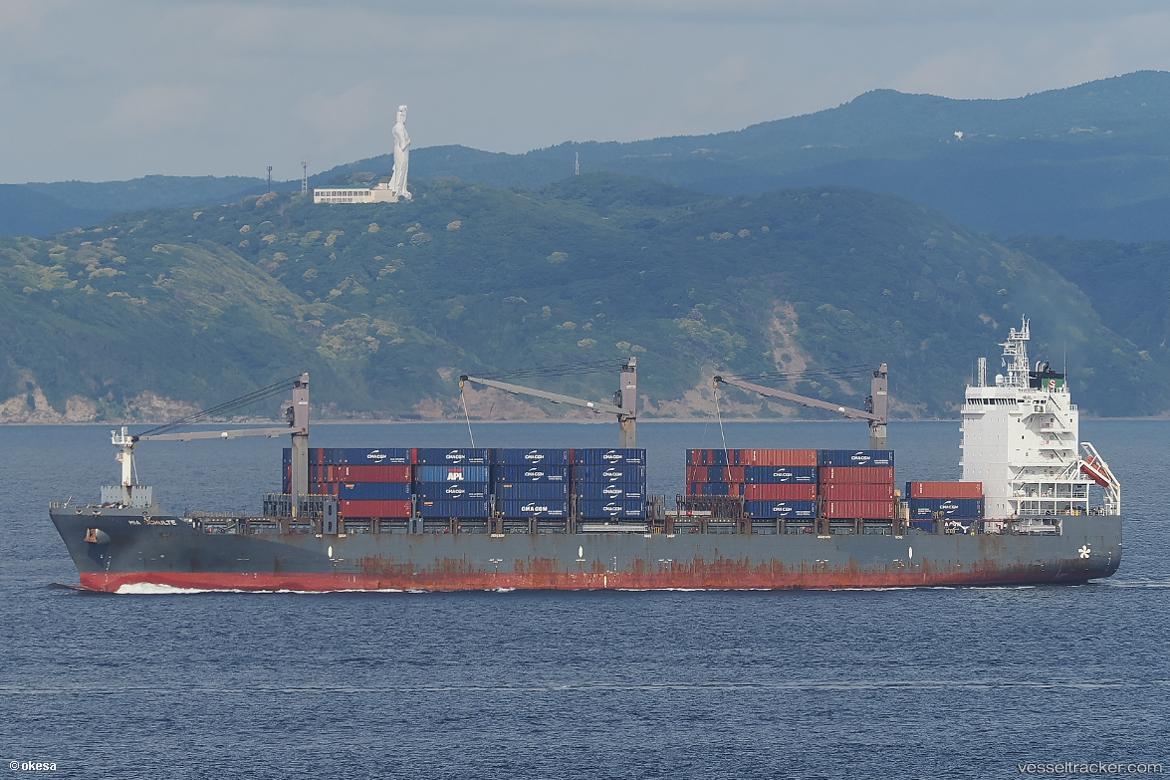 Mia-Schulte - Container Ship