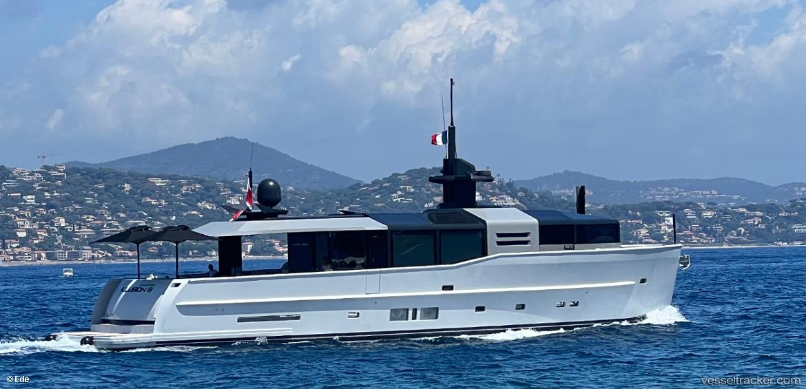 Illusion - Service Ship vessel