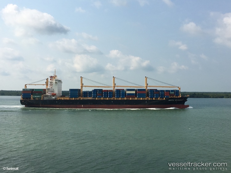Kota-Sejarah - Container Ship