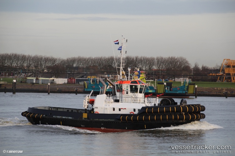 Luisa-Neri - [tug.salvage_tug]