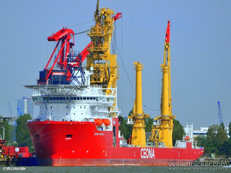 Jlv-Amazon - Pipe Layer vessel