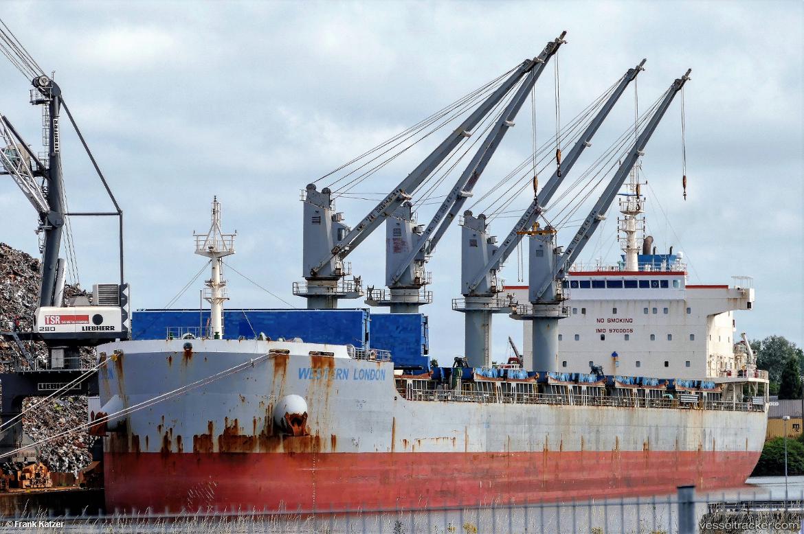 Lowlands-Pelikaan - Bulk Carrier