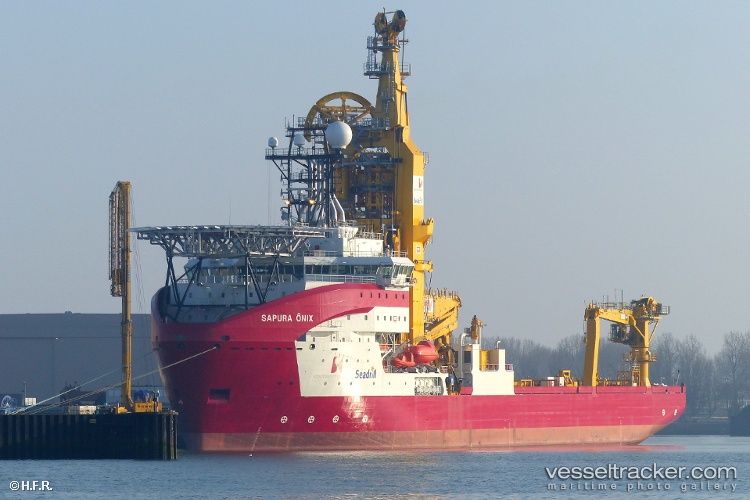Sapura-Onix - Pipe Layer vessel