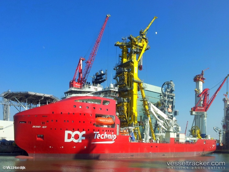 Skandi-Acu - Pipe Layer vessel