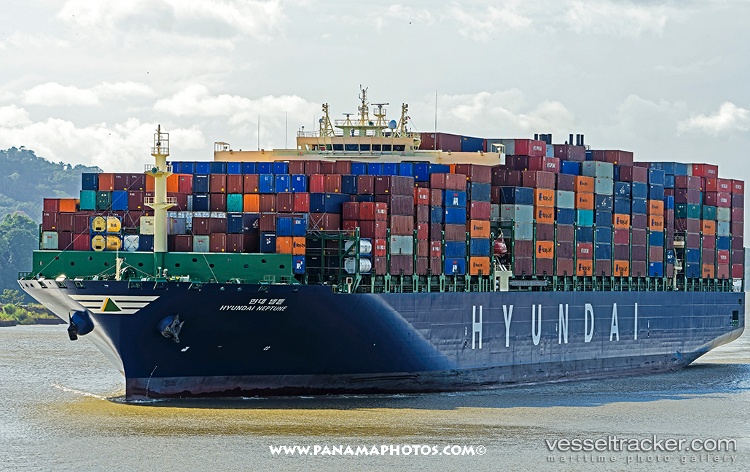 Hyundai-Neptune - Container Ship vessel