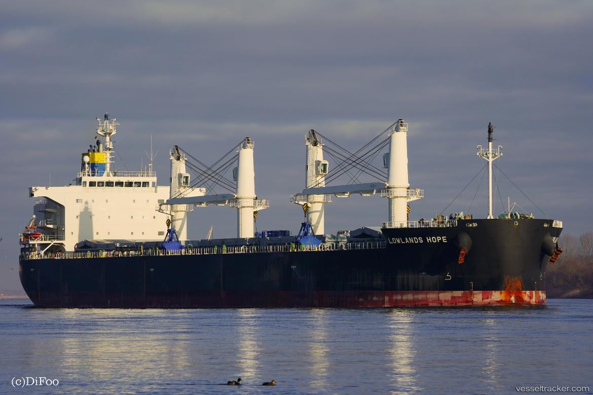 Lowlands-Hope - Bulk Carrier