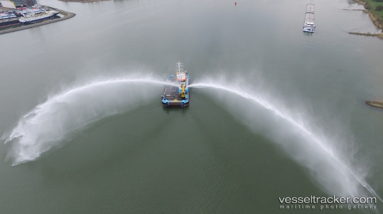 Jif-Challenger - [tug.fire_fighting_tug] vessel